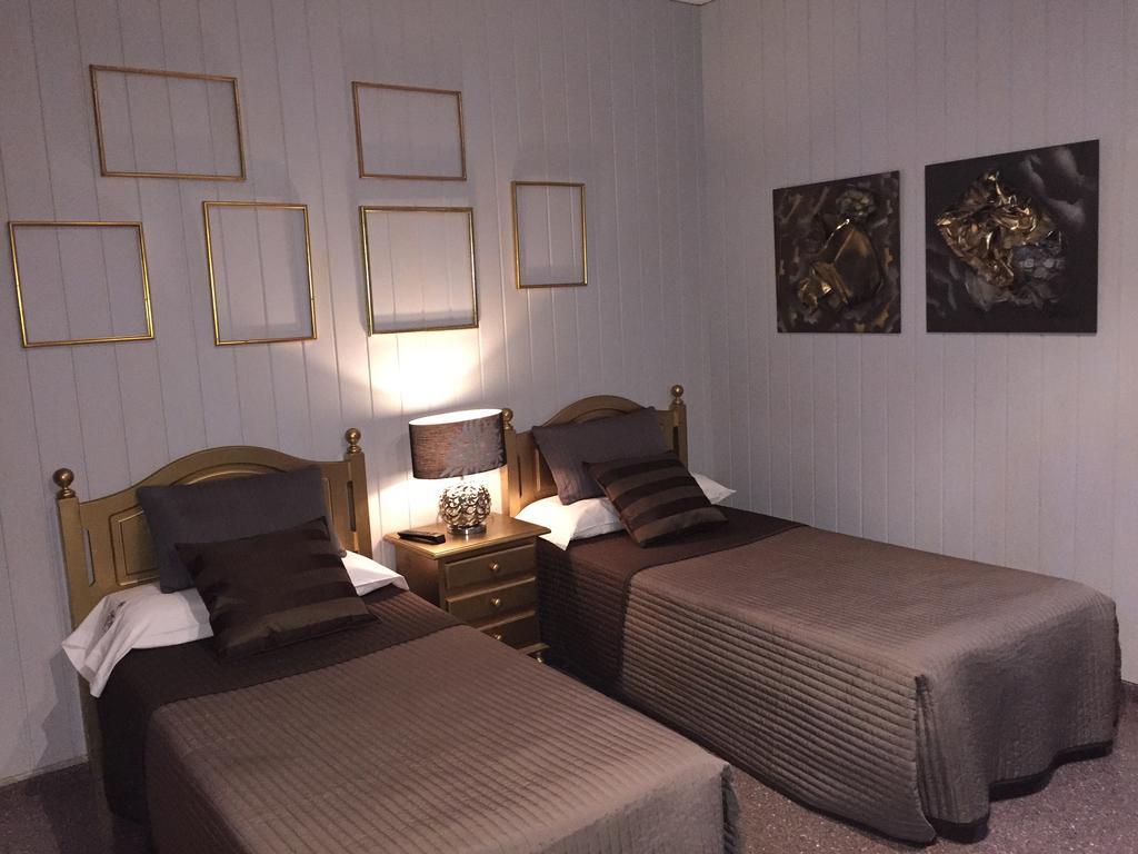 Hostal Sant Marti Пучреч Номер фото