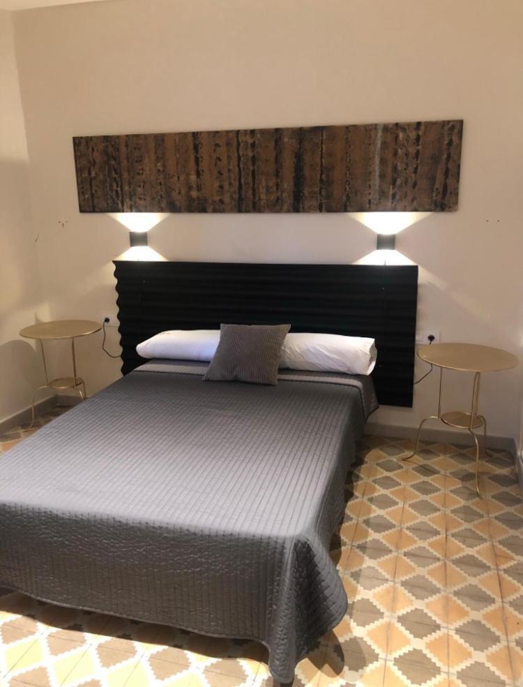 Hostal Sant Marti Пучреч Экстерьер фото