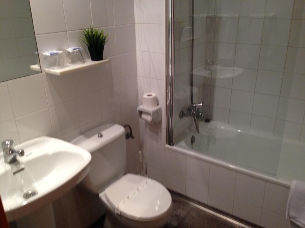 Hostal Sant Marti Пучреч Номер фото